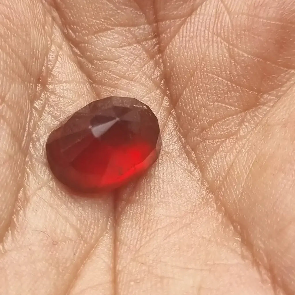 Hessonite (Gomed / Gomedhikam) Gem Stone